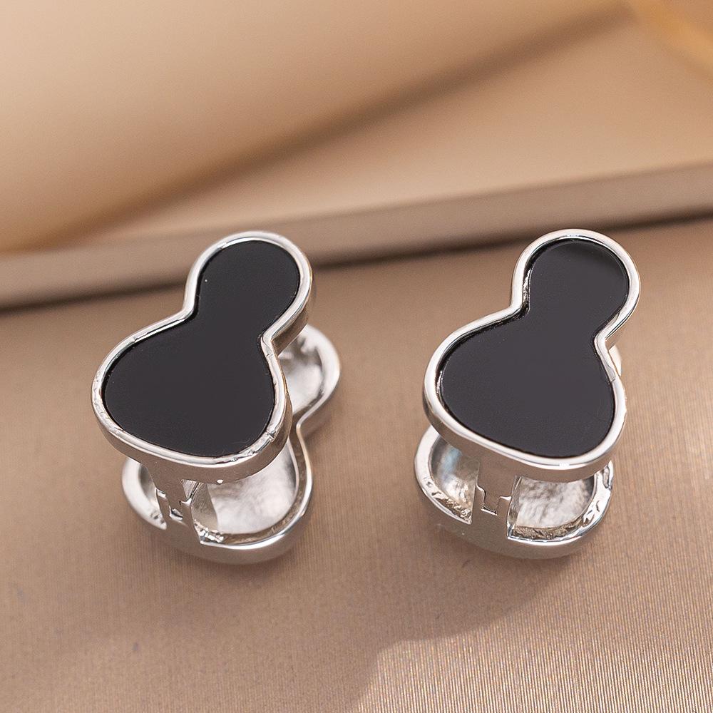 Eleganckie kolczyki sztyfty z cyrkoniami w kształcie koniczynki i misia - Nowy szykowny design