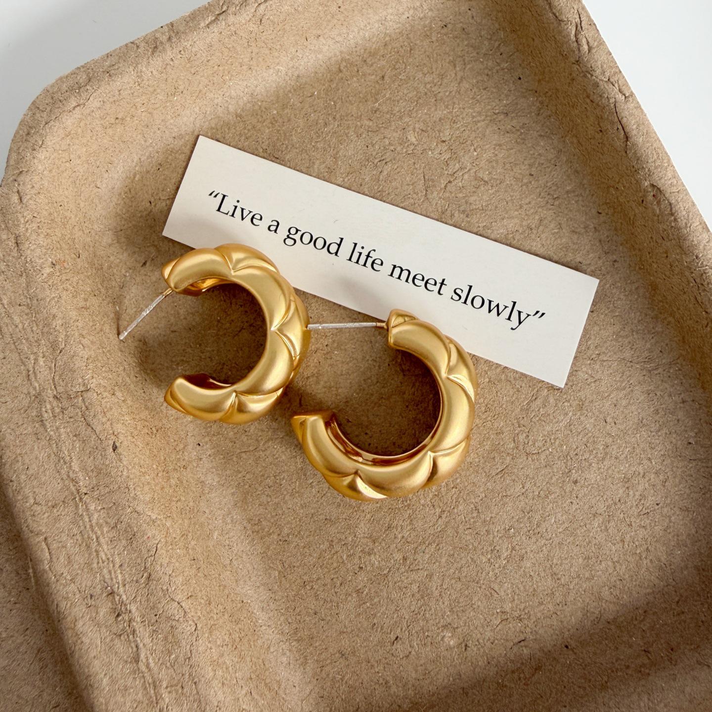 Золотые обручи с бриллиантовым узором 2025 года для квадратных и круглых лиц - Универсальные, Модные и Роскошные