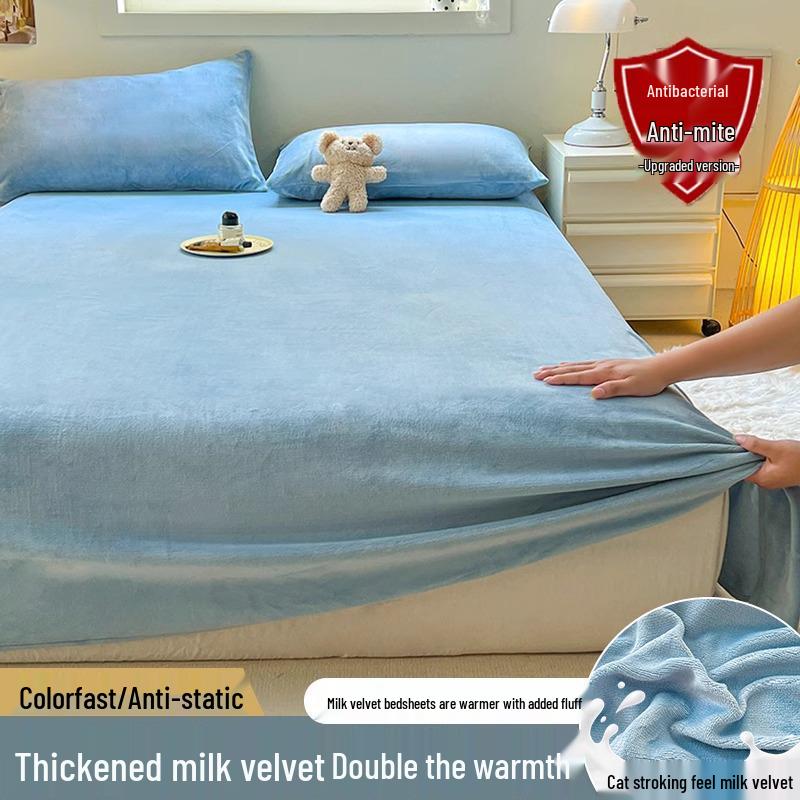 Winter Velvet Flannel Fleece Bed Sheet - Thick Coral Fleece, Solid Color, for Student Dormitory Mattress.