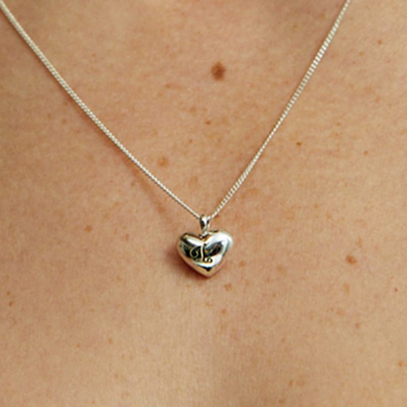 

LA PISCINE Letter Heart Necklace P