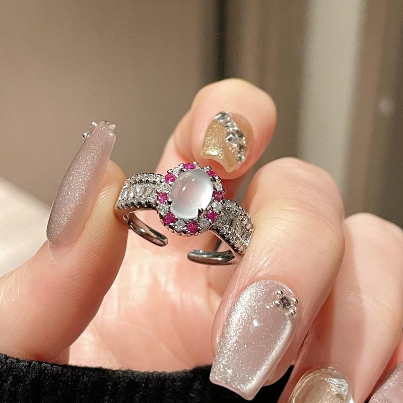 Retro Imitat Jade Chalcedon Exquisiter Ring Damen Süß Kühl Nische Opal Hoher Sinn Einfach Einzigartiges Design Accessoires