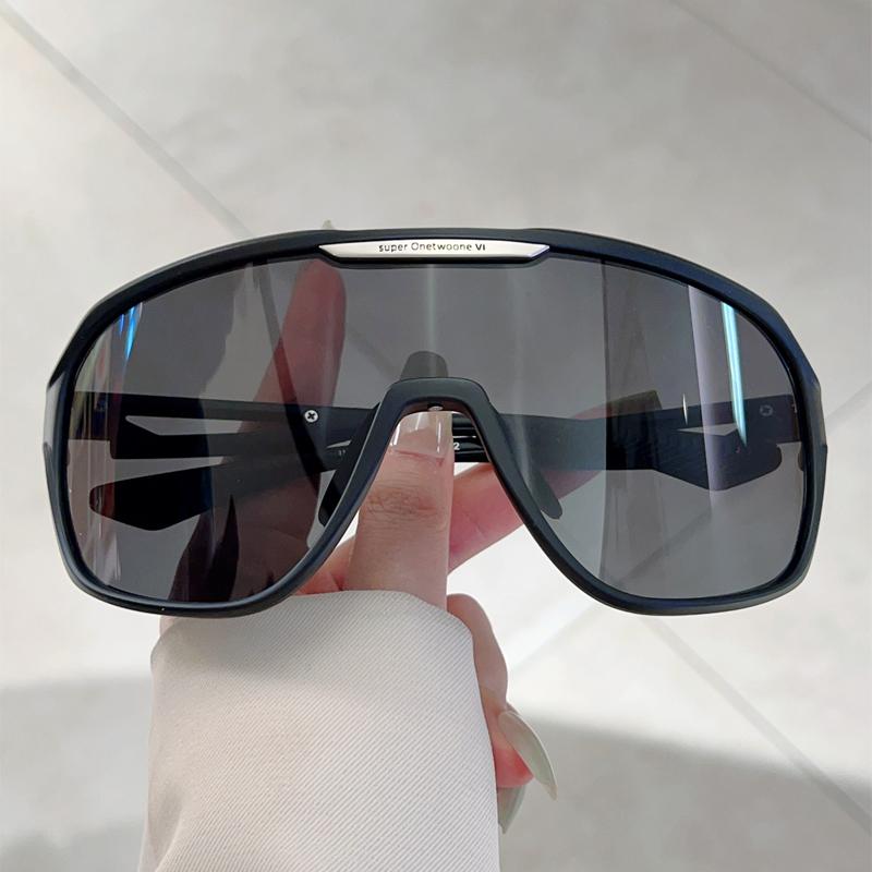Oversized Sports Goggle Men  New Fashion Mirror Outdoor Cycling Sunglasses Women Fashion Anti-UV Protective Shades