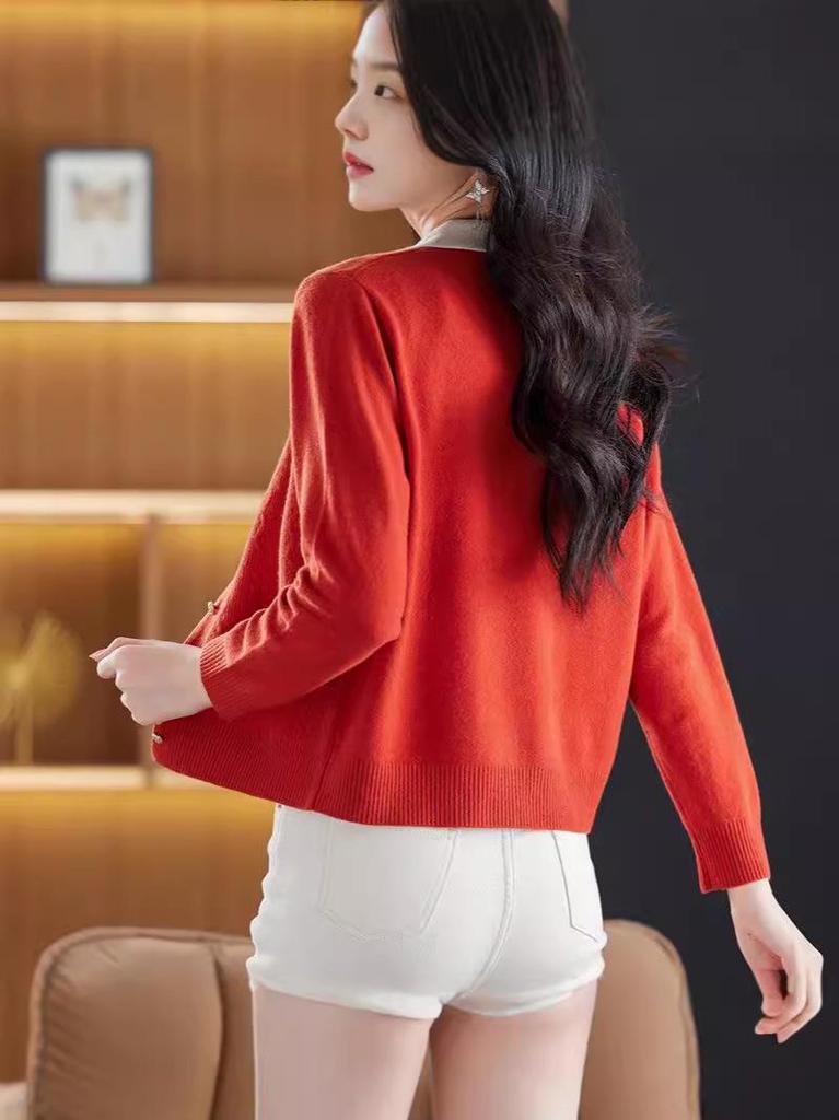 Autumn Pure Wool Color Block Cardigan for Stylish Middle-Aged Women