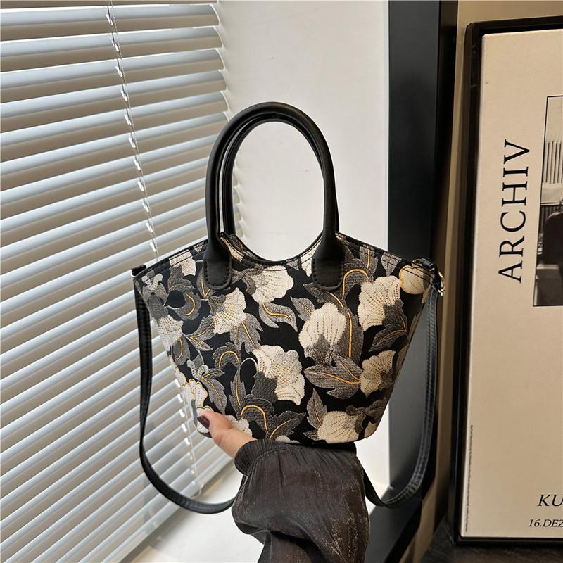 

Fashion explosion new ladies 2025 women s shoulder messenger bag big bag manufacturer explosion summer versatile portable чёрный