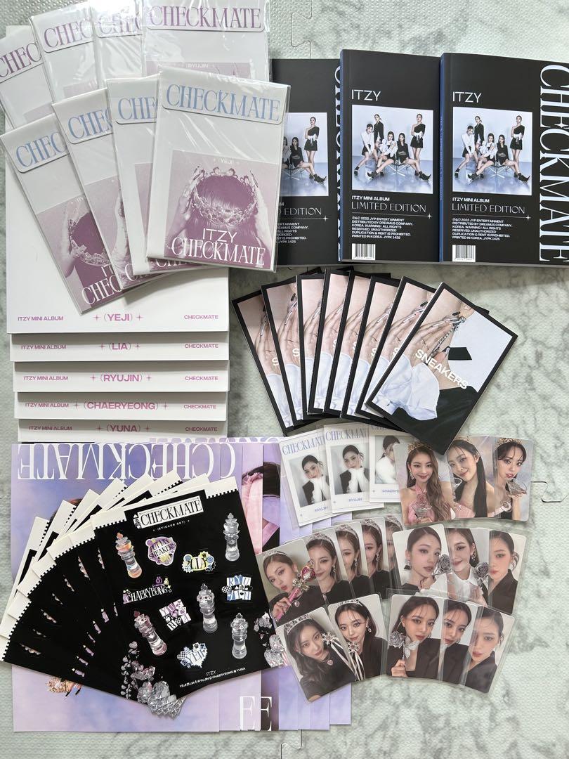 

[USED] ITZY CHECKMATE album with trading card