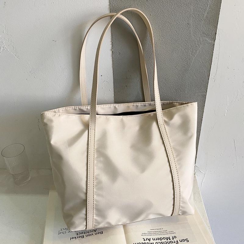 Fashionable nylon shoulder bag for women белый