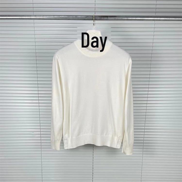 TB Tom Unisex Autumn/Winter Wool Sweater: Casual, Comfortable Long-Sleeve with Round Neck and Bold Back Stripe.