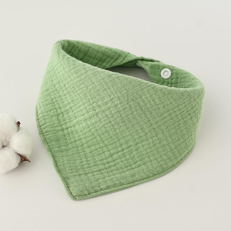 

Однотонный четырехслойный марлевый детский слюнявчик-треугольник на кнопке