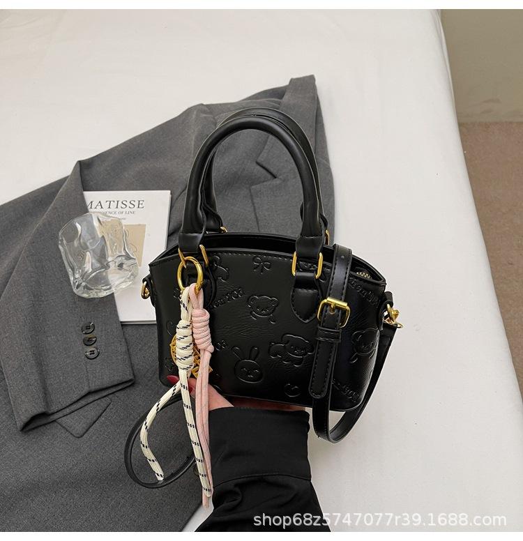 High-end Texture Small Bag Women's 2025 New Fashion Embossed Handheld Bucket Bag Versatile Commuter Crossbody Bag