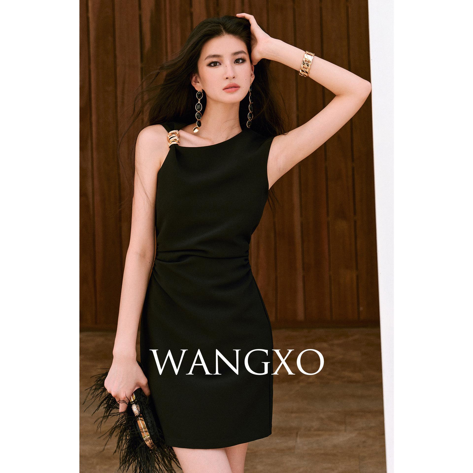 

WANGXO | Metal-Inlaid Asymmetrical Dress with Micro-Elastic Ruched Waist Medium