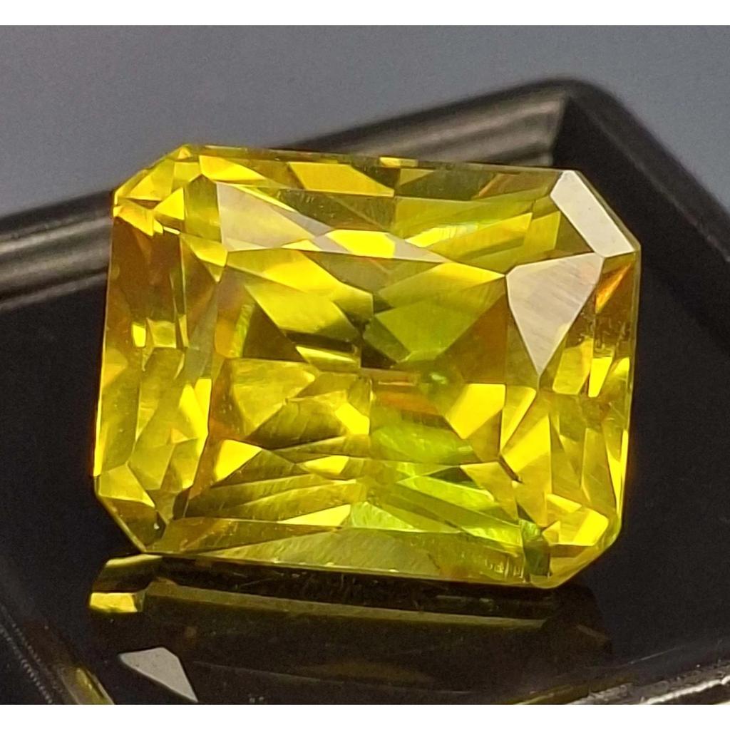 Natural Yellow Sapphire Emerald Cut 14-16 Ct VVS Certified Loose Gemstone