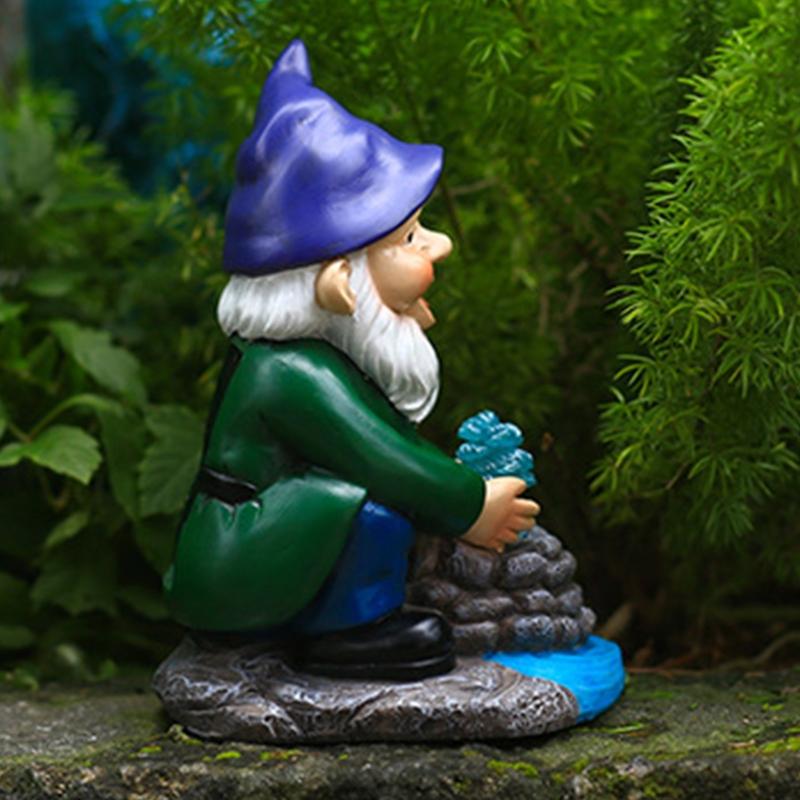 Garden Gnome Statues Outdoor Decoration Resin Solar Light Outdyoor Statue Led Garden Decoration Windproof Lamp Ornaments