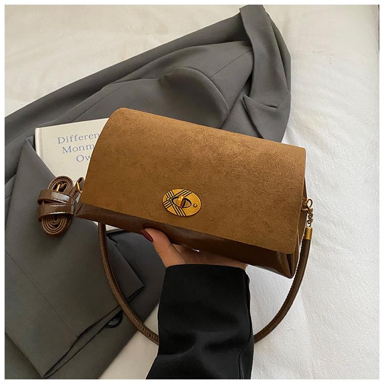 

Fashion retro underarm small square bag women s 2025 new high-end niche hand carry shoulder bag commuter messenger bag коричневый