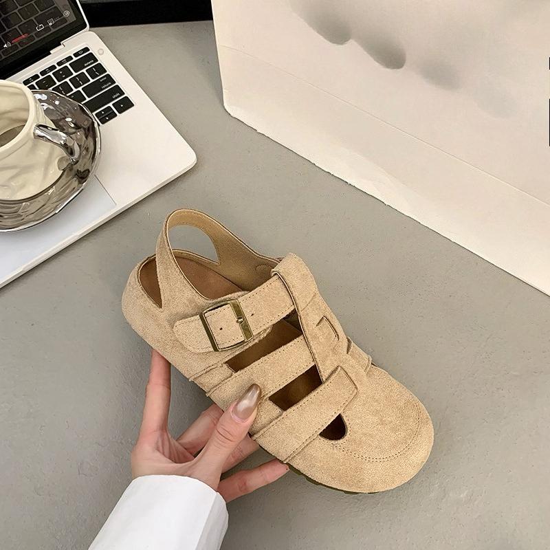 Fashion The New Spring/Summer 2025 Collection of Versatile, Flat, and Casual Roman Sandals By The Leader Dancer