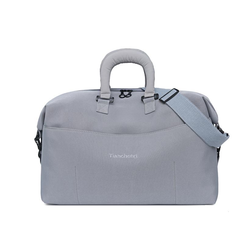 

Large Capacity Travel Bag Luggage Bag Lightweight Crossbody Sports Fitness Bag