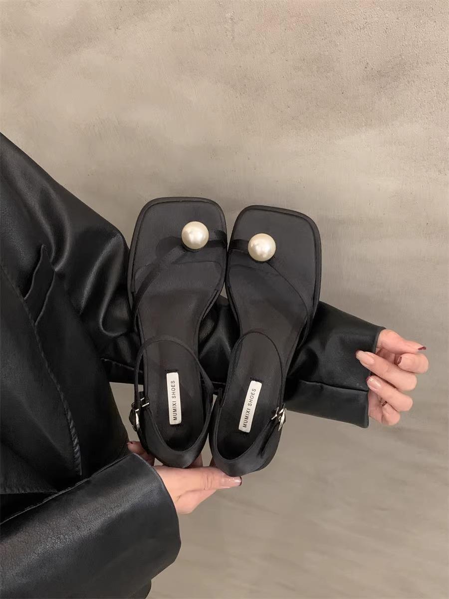 

French high-end pearl open-toed sandals women s summer 2025 new shoes square heel silver Roman shoes 40 чёрный