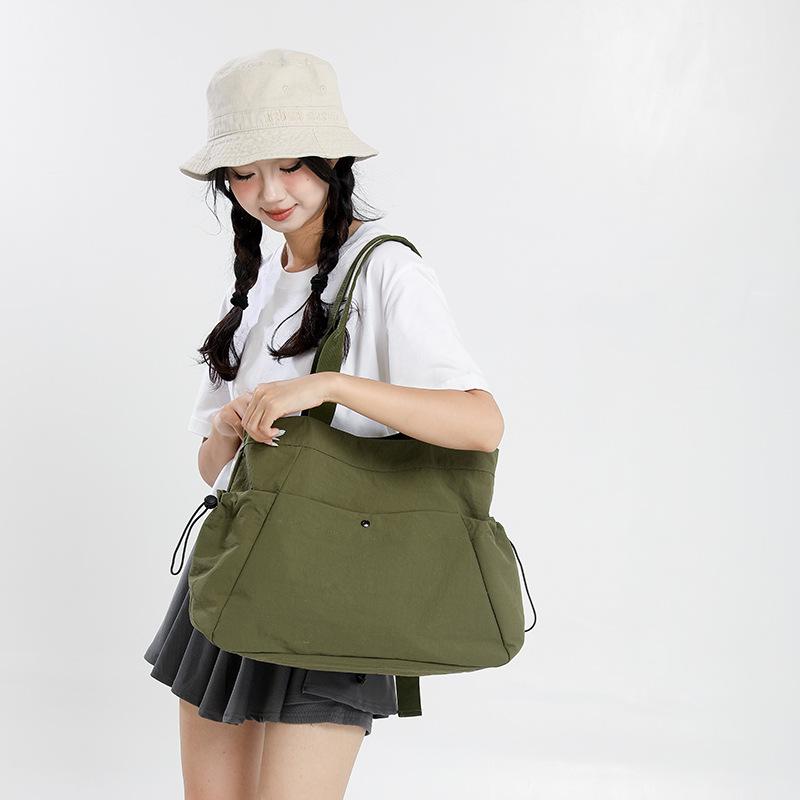 Korean large-capacity tote bag 2025 autumn new waterproof fitness bag commuting fashion handbag light travel
