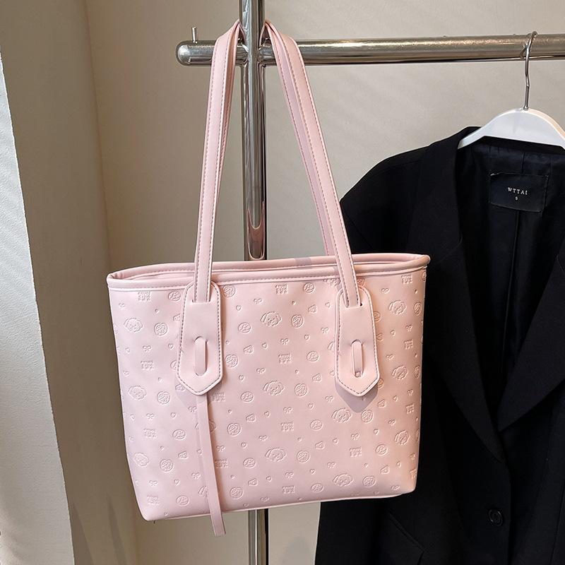 

2025 новая милая тисненая корейская версия повседневная большая сумка-тоут для поездок на работу, высококлассная женская сумка через плечо