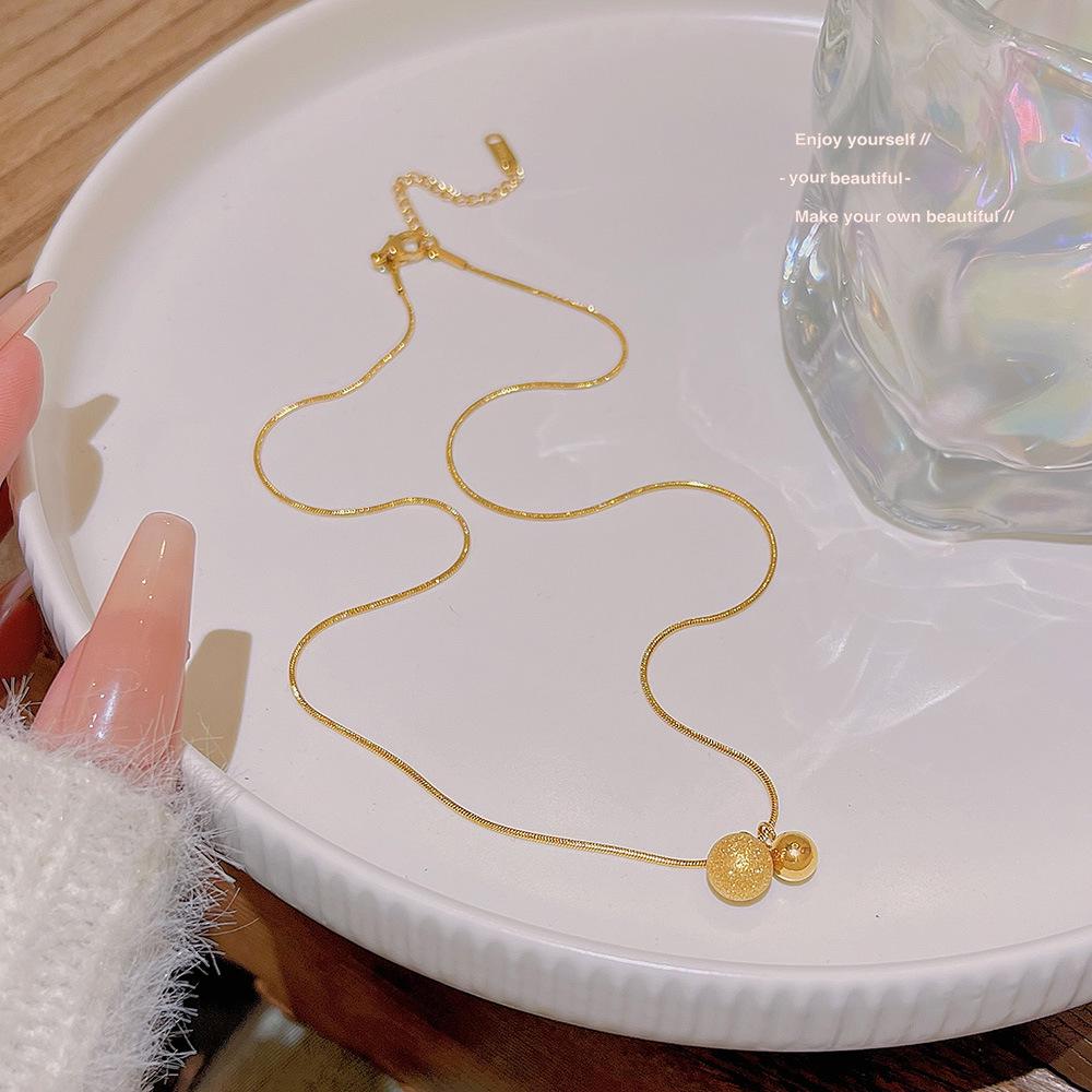 Korean 18K Gold Titanium Steel Women's Clavicle Necklace - Versatile, High-End, Non-Fading Temperament Choker.