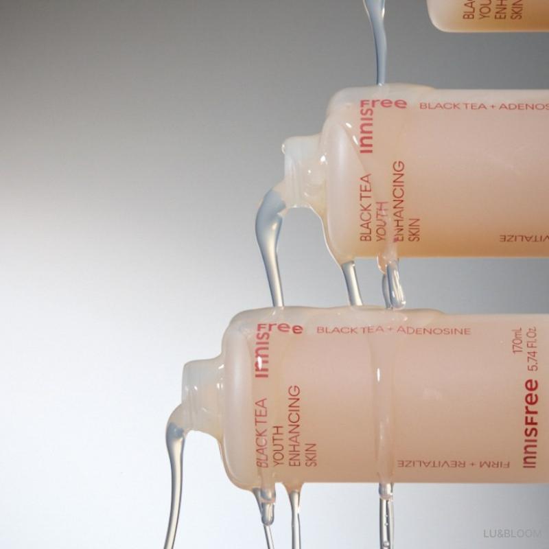 innisfree Black Tea Youth Enhancing Skincare 2-piece Set (+Free gift)