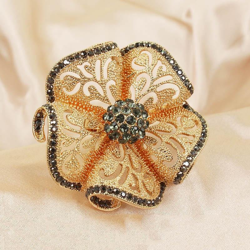 New high-end diamond inlaid flower opening ring with noble temperament, retro hollowed out diamond inlaid flower