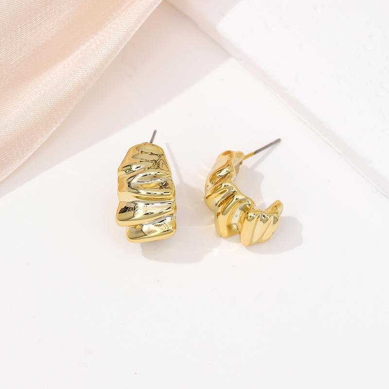 Creative gold stud earrings light luxury earrings niche design sense gold stud earrings high sense earrings jewelry accessories