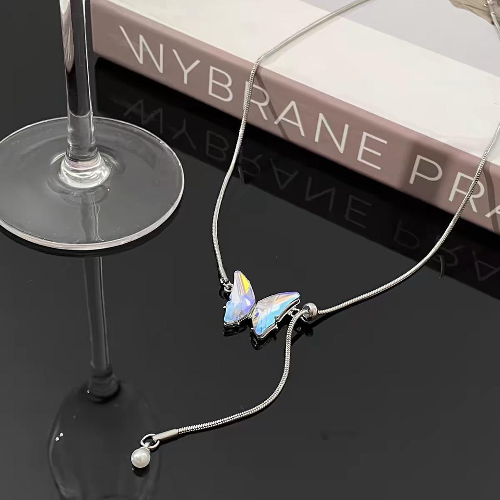 Tide Cool Laser Rhinestone Butterfly Pullable Thin Chain Necklace Women's Niche Luxury Design Temperament Collarbone Chain