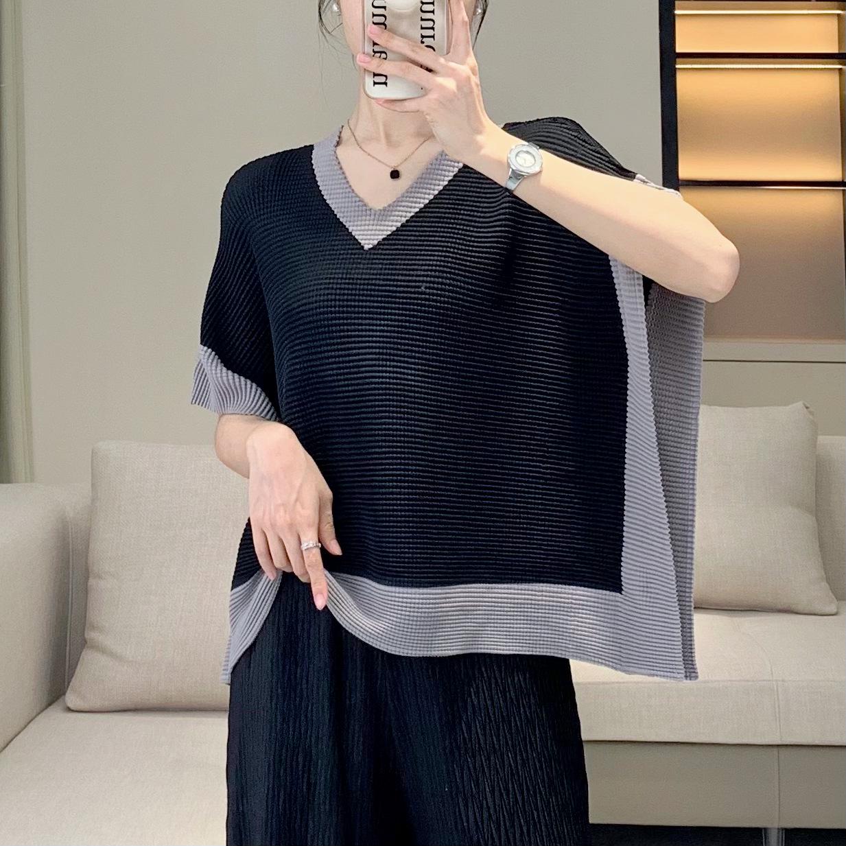 

Miyake Pleats Plus Size Women s Batwing Sleeve T-Shirt - Loose Fit, Short Sleeve for Summer 2024 One Size [90-160 Jin] зелёный/изумрудный