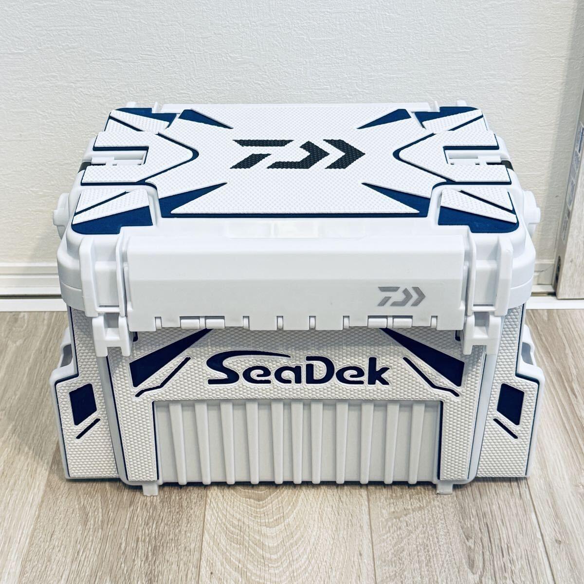 Used New and unusedDaiwa Tackle Box TB5000HS SeaDek WHITE/NAVY DAIWA