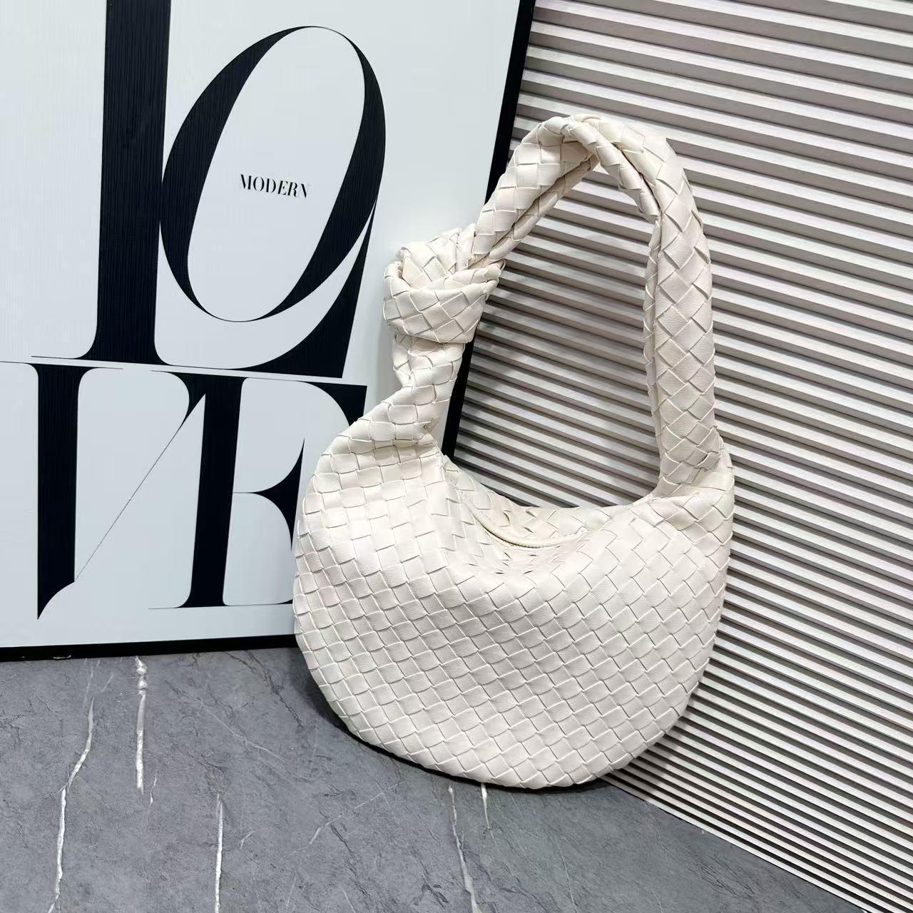 

Плетена сумка-круасан ручної роботи - В язана сумка-тоут на одне плече/під пахву Mini (19*8*15cm)