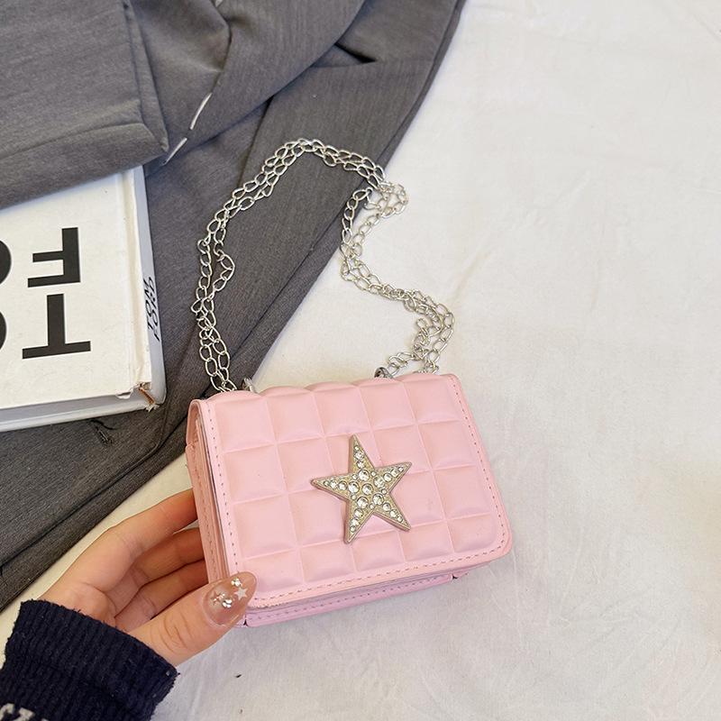 

Internet celebrity fashion high value chain shoulder messenger bag 2025 spring new versatile ins temperament small square bag women рожевий