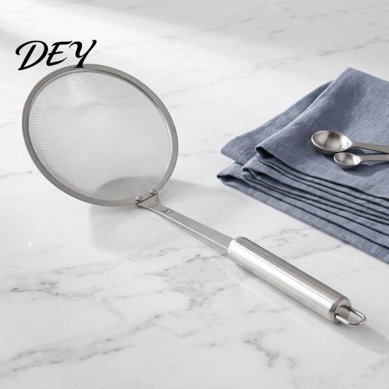 Large Kitchen Frying Spoon Stainless Steel Fine Mesh Skimmer, 100-Mesh Oil Strainer with Skimmer Long Handle, Ladle for Soup Foam Handle