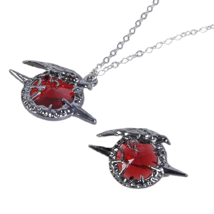 1 Set Krähen-Brosche mit passendem Anhänger-Halskette Hals Schmuck Rot Zirkon Design für Anime-Liebhaber und Trendsetter