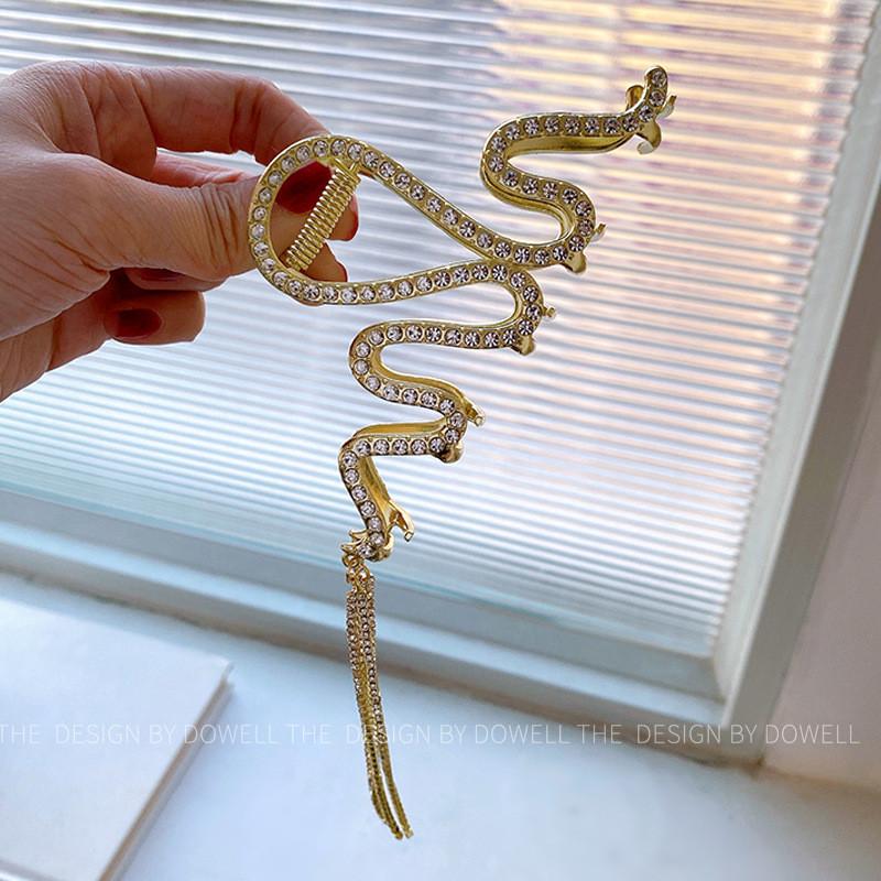 

Elegant 2023 Spring Rhinestone Tassel Hair Clip Luxurious Metal Claw Clip For Women