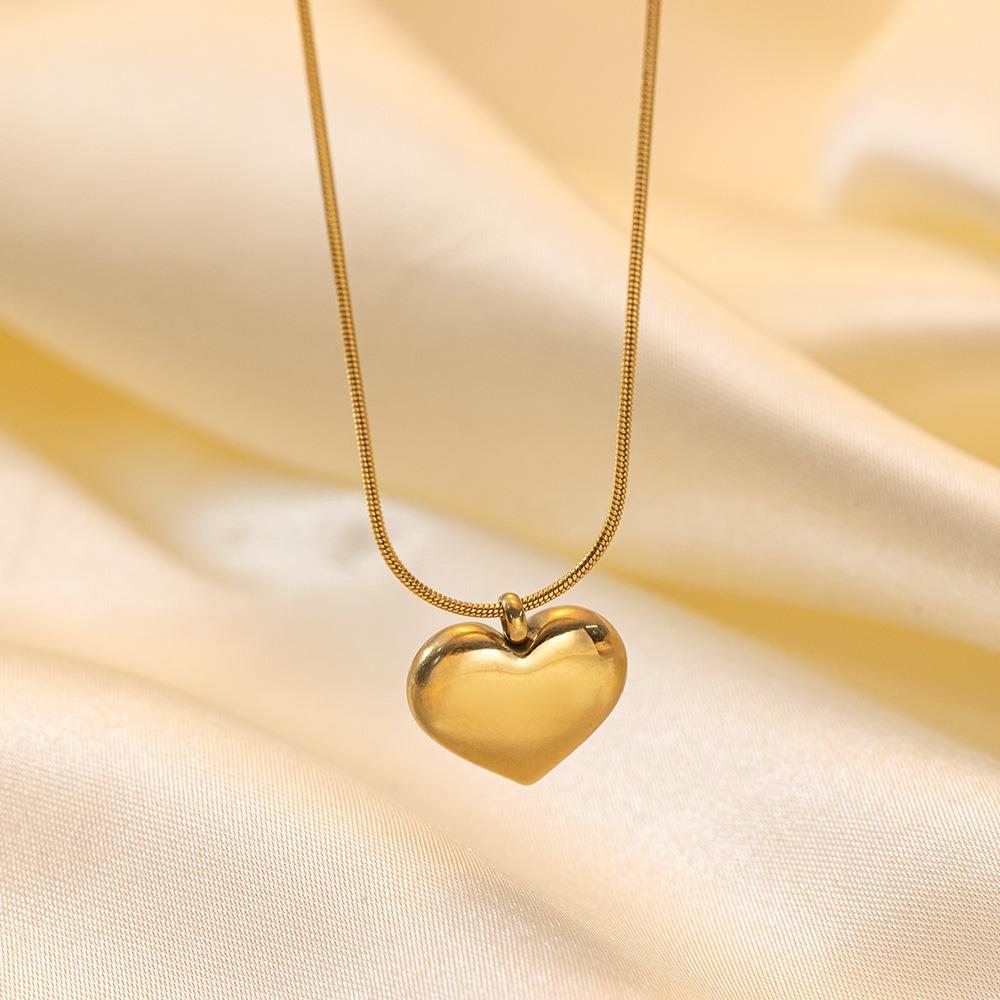 

[Серія «Любов»] Елегантне кольє з нержавіючої сталі золотистого кольору у формі серця для жінок