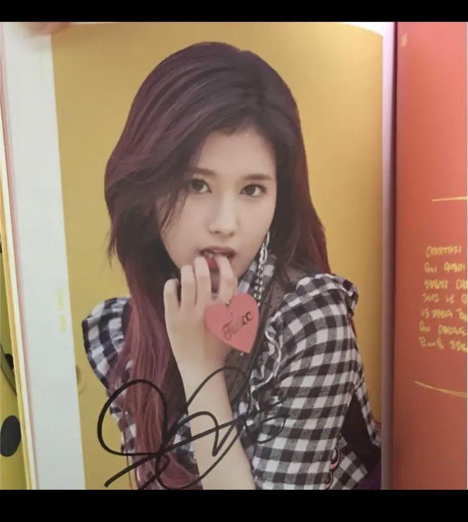 [USED] TWICE autographed album discount available