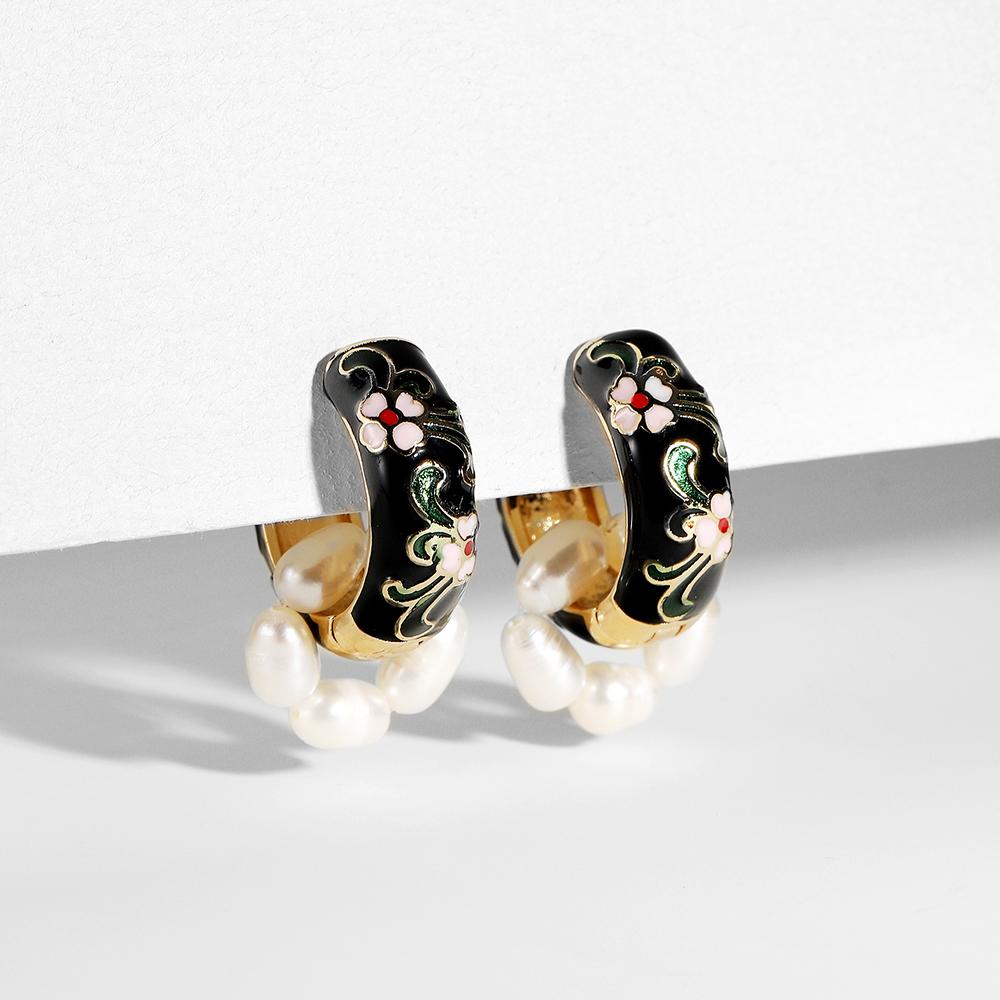 

Fashion Enamel Color Flower Ear Buckle Huggies Round Circle Pearl Pendants Hoop Earrings for Women Lovely Zircon Gifts