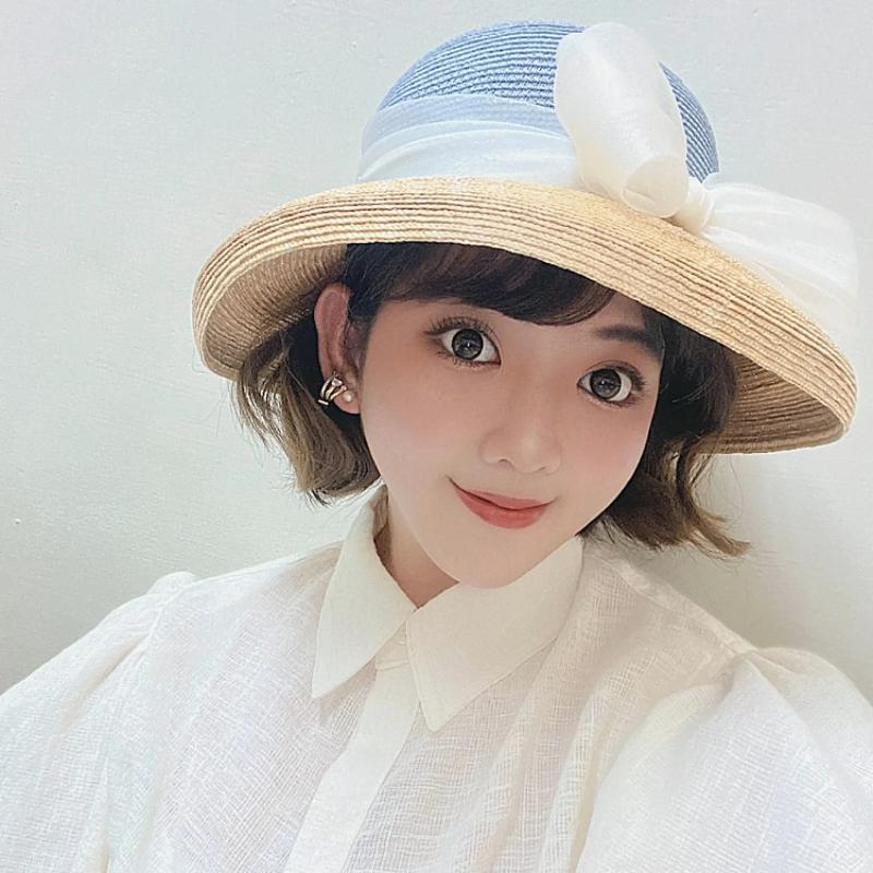 2023 sommer frauen Großen Bogen Sonnenhut Hepburn Stil Vintage Design Breite seite Stroh Hut Einfarbig Anti-Uv Urlaub strand Hut