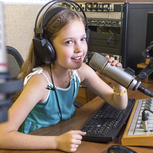 SensaBliss Mini Microphone Clip Holder, 3-Piece Set, C-Shaped Microphone Holder for Lapel, Tie, and Lapel/Lipstick Microphones, Securely Clamps To Kee