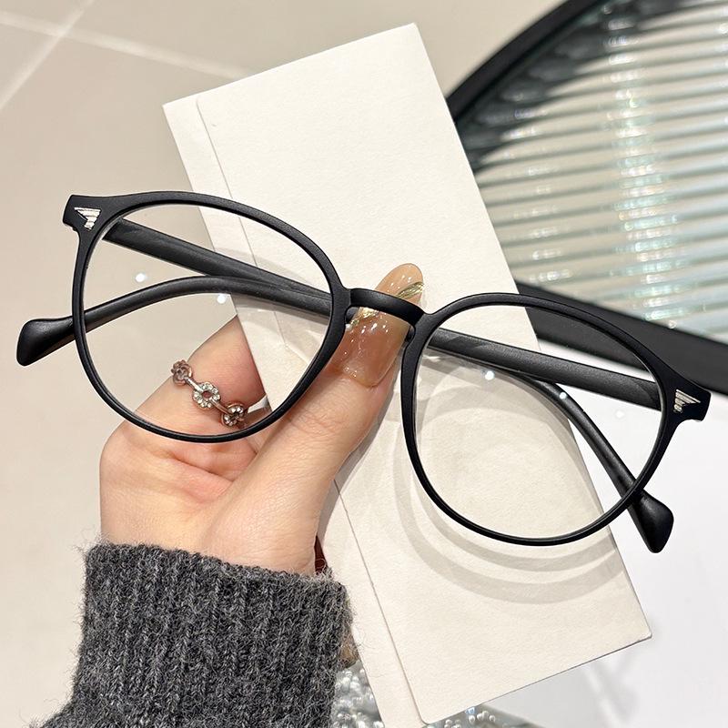 High-End Anti-Blue Light Myopia Glasses: Tea-Colored Frames for a Smaller Face Look