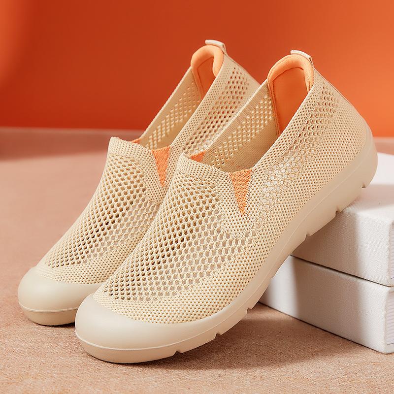 Shoes women's spring new mesh wear-resistant casual shoes with soft soles are not tiring mother shoes