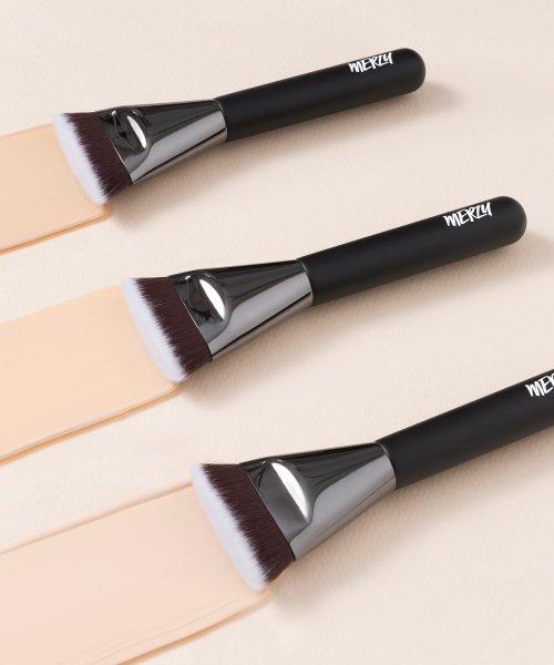[Merzy] The Airy Fitting Foundation Brush (MZ00124)