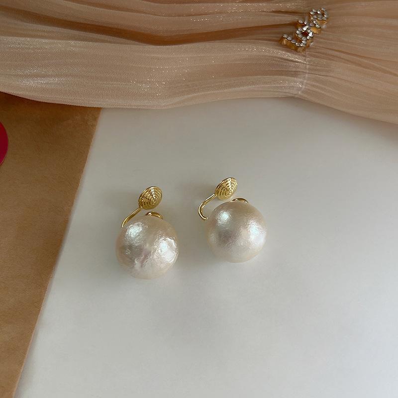 Retro cotton large pearl mosquito coil disc earrings MOM light luxury premium French stud earrings without ear clips