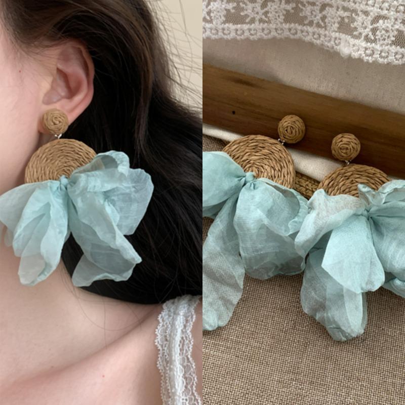Silver needle chiffon raffia fabric pendant earrings seaside vacation temperament earrings design sense niche earrings women