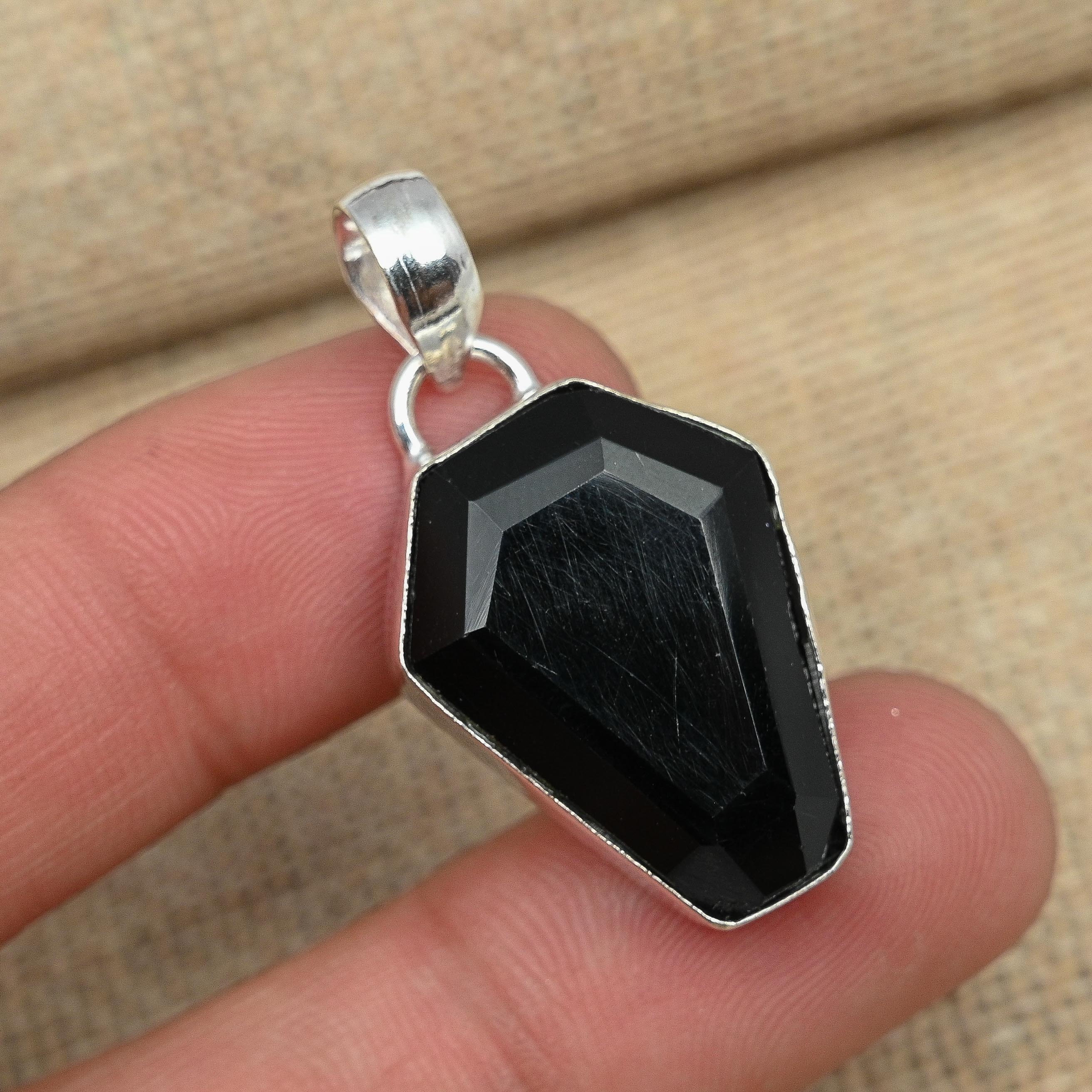 

Женский кулон ручной работы с черной шпинелью и драгоценным камнем из стерлингового серебра 925 пробы 1.57 Inches чёрный