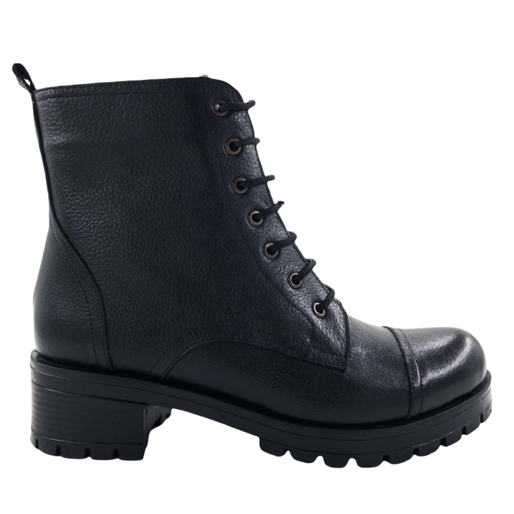 

Черные ботинки из натуральной кожи