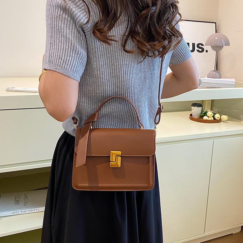 Fashionable Retro Women's Handbag 2024 New Trendy Small Square Bag For Daily Use