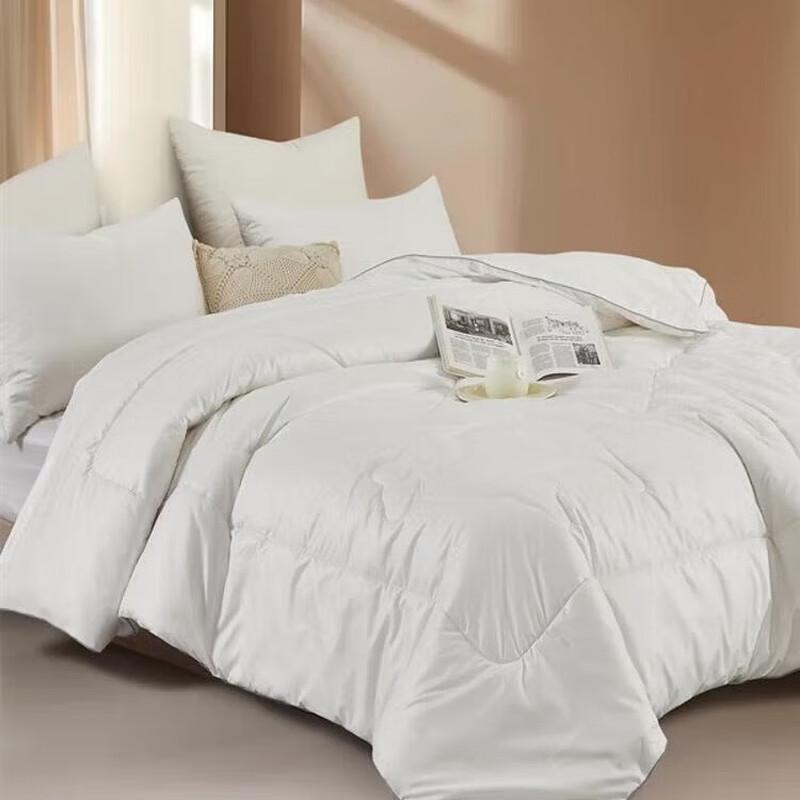 All-Season Polyester Fiber Quilt