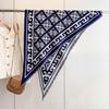 Spot autumn and winter roll grass triangle towel European and American retro skin-friendly boutique jacquard cashew flower imitation cashmere shawl