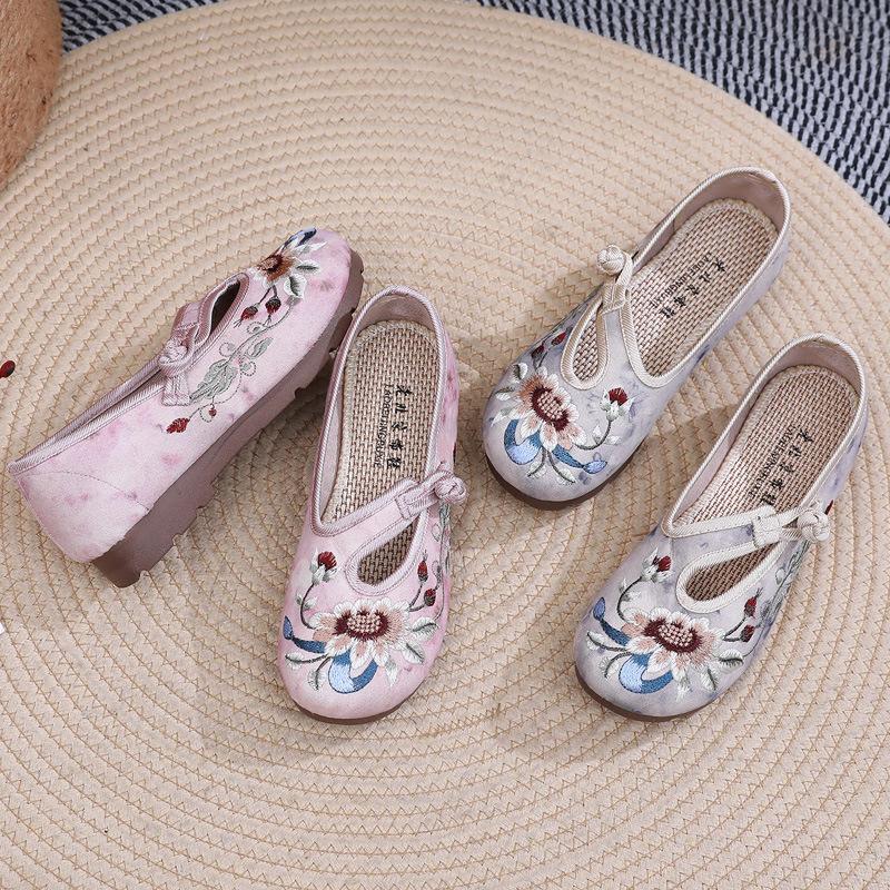 Retro National Style Hanfu Shoes Old Beijing Cloth Shoes Women's Shallow Mouth Breathable Ethnic Style Embroidered Shoes Comfortable Soft-soled Mother